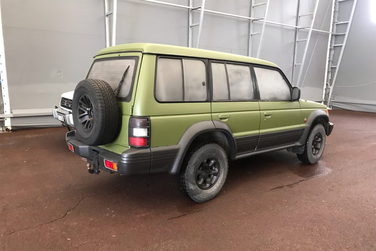 SUV as static hard target indoors